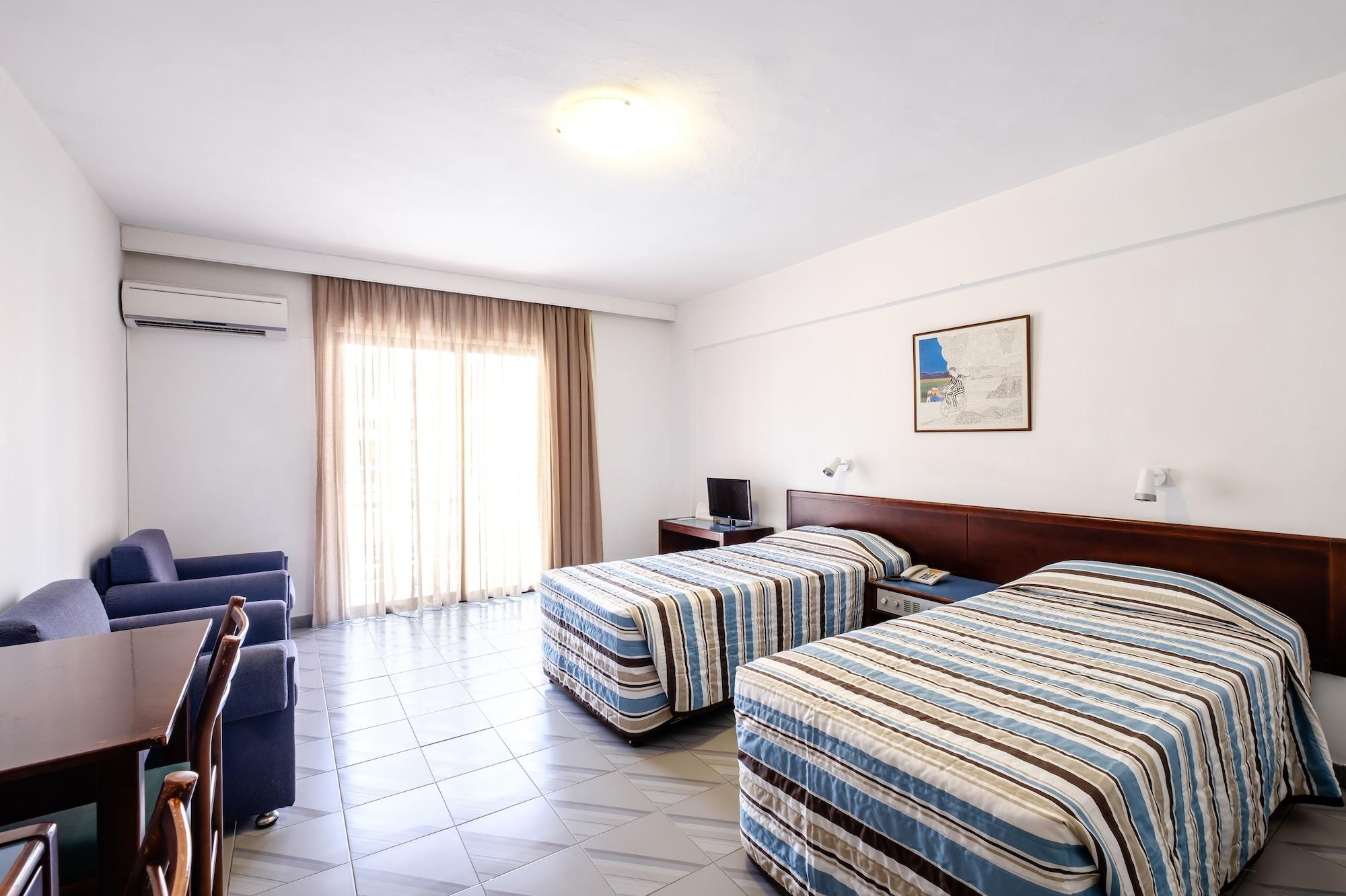 Atrium Zenon Hotel Apartments Larnaca Bagian luar foto