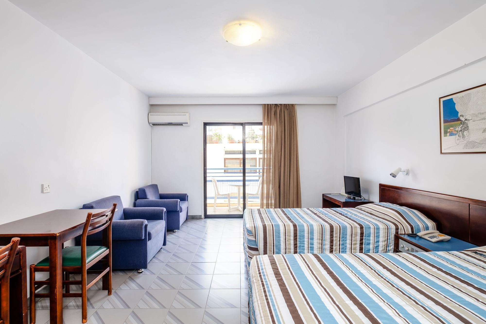 Atrium Zenon Hotel Apartments Larnaca Bagian luar foto