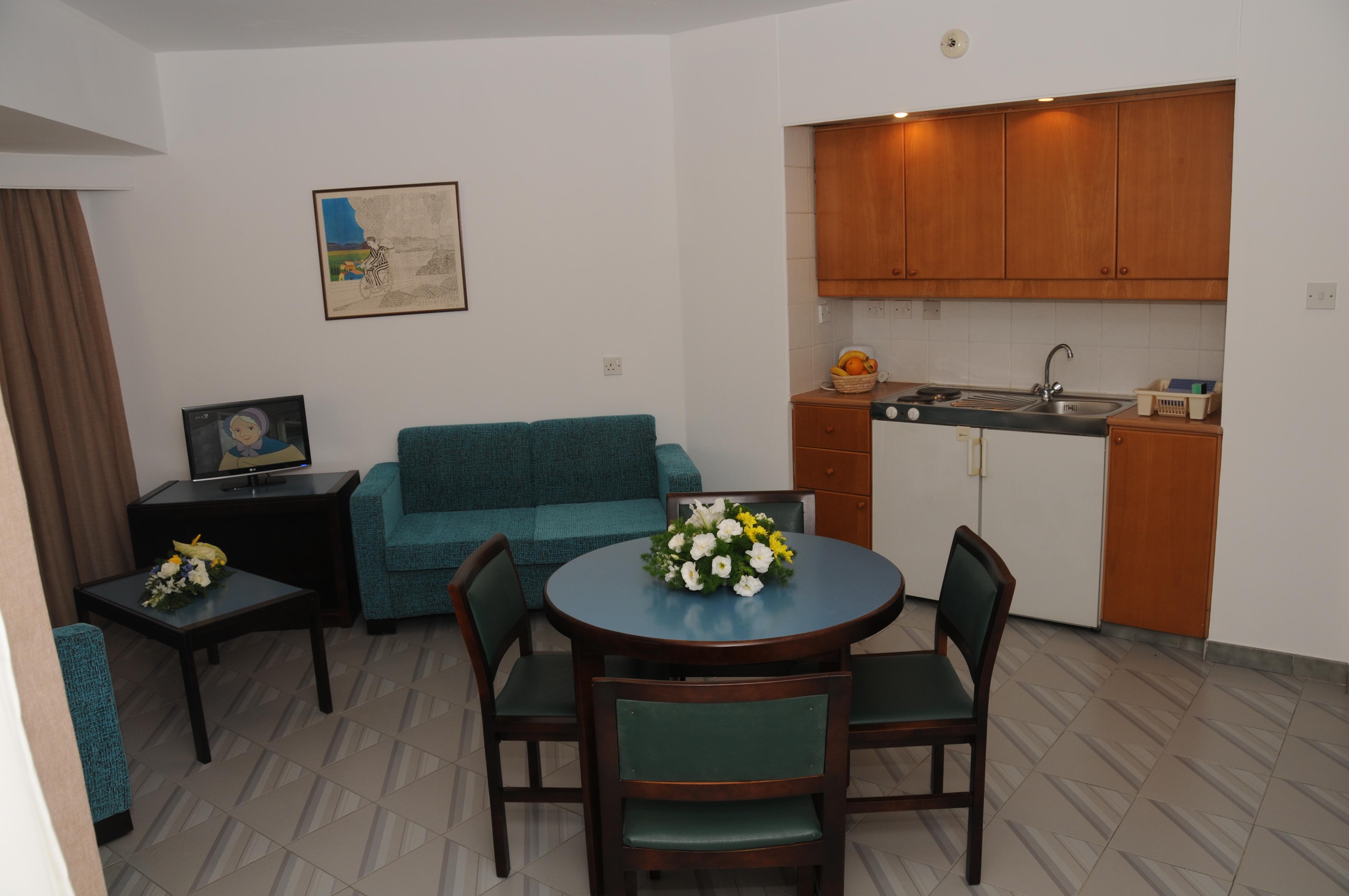 Atrium Zenon Hotel Apartments Larnaca Bagian luar foto