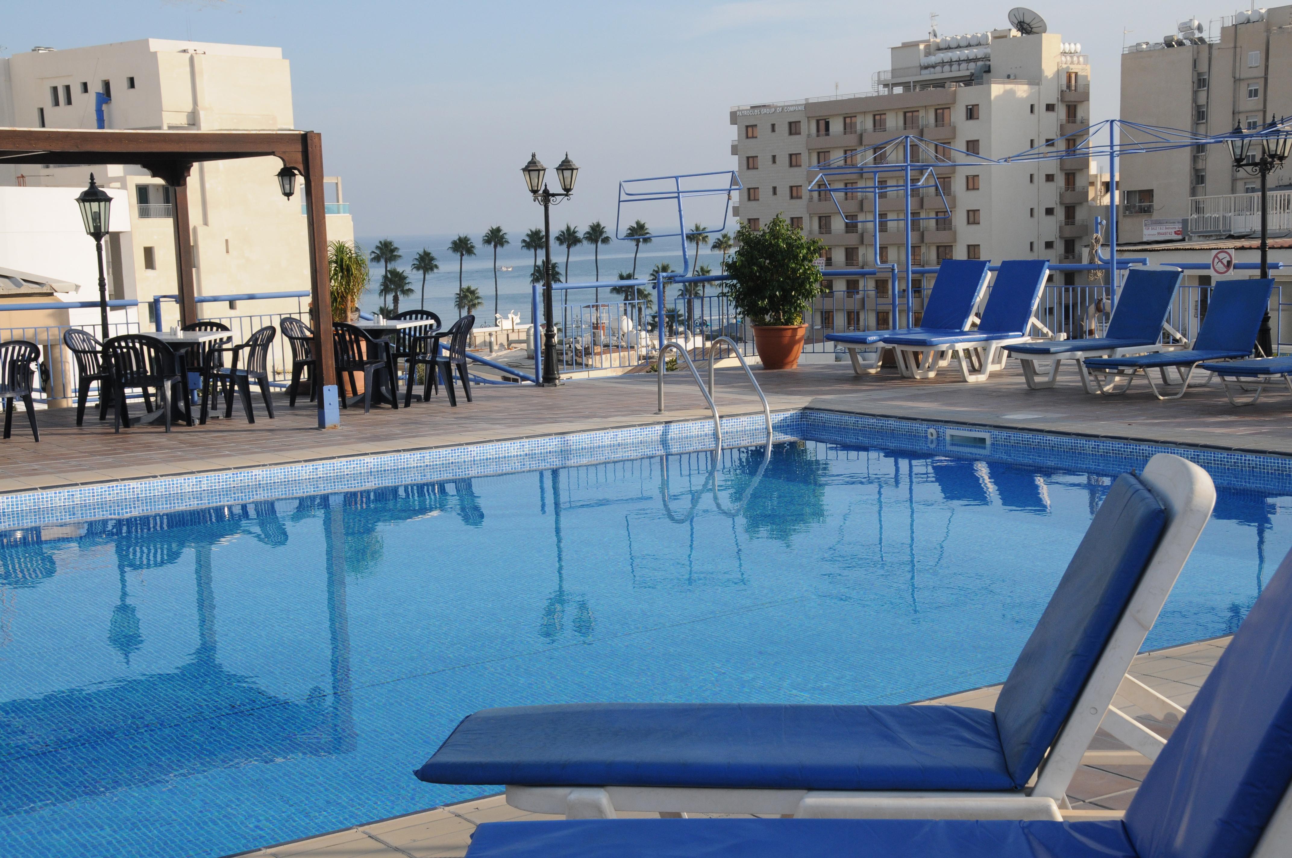 Atrium Zenon Hotel Apartments Larnaca Bagian luar foto