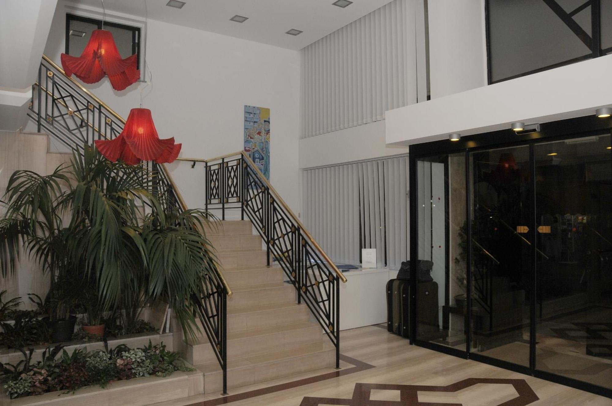 Atrium Zenon Hotel Apartments Larnaca Bagian luar foto