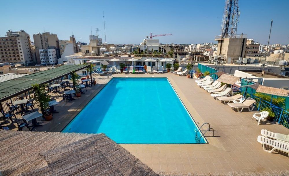 Atrium Zenon Hotel Apartments Larnaca Bagian luar foto